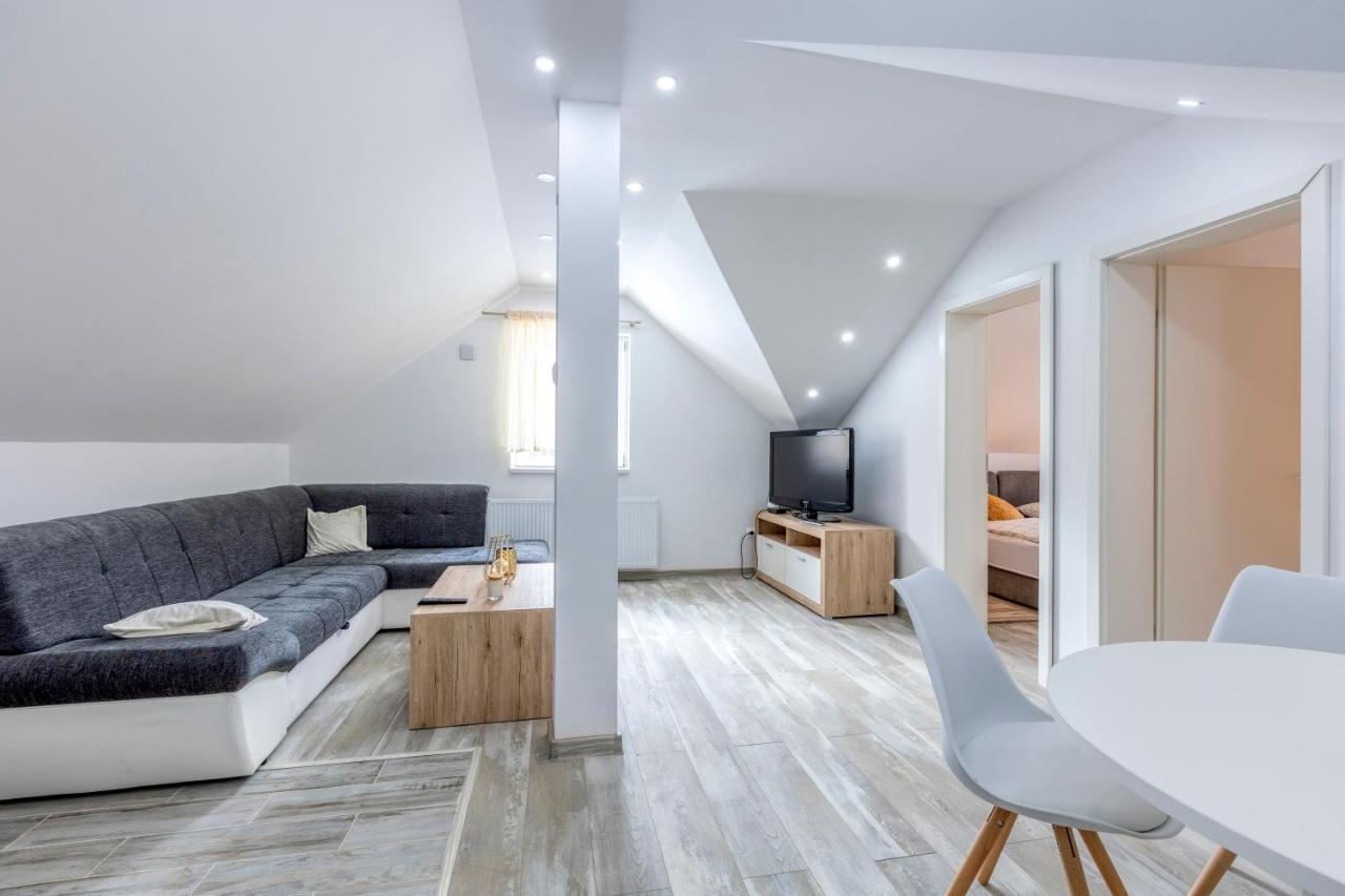 Apartman Vedro Polje Gospić Exterior foto